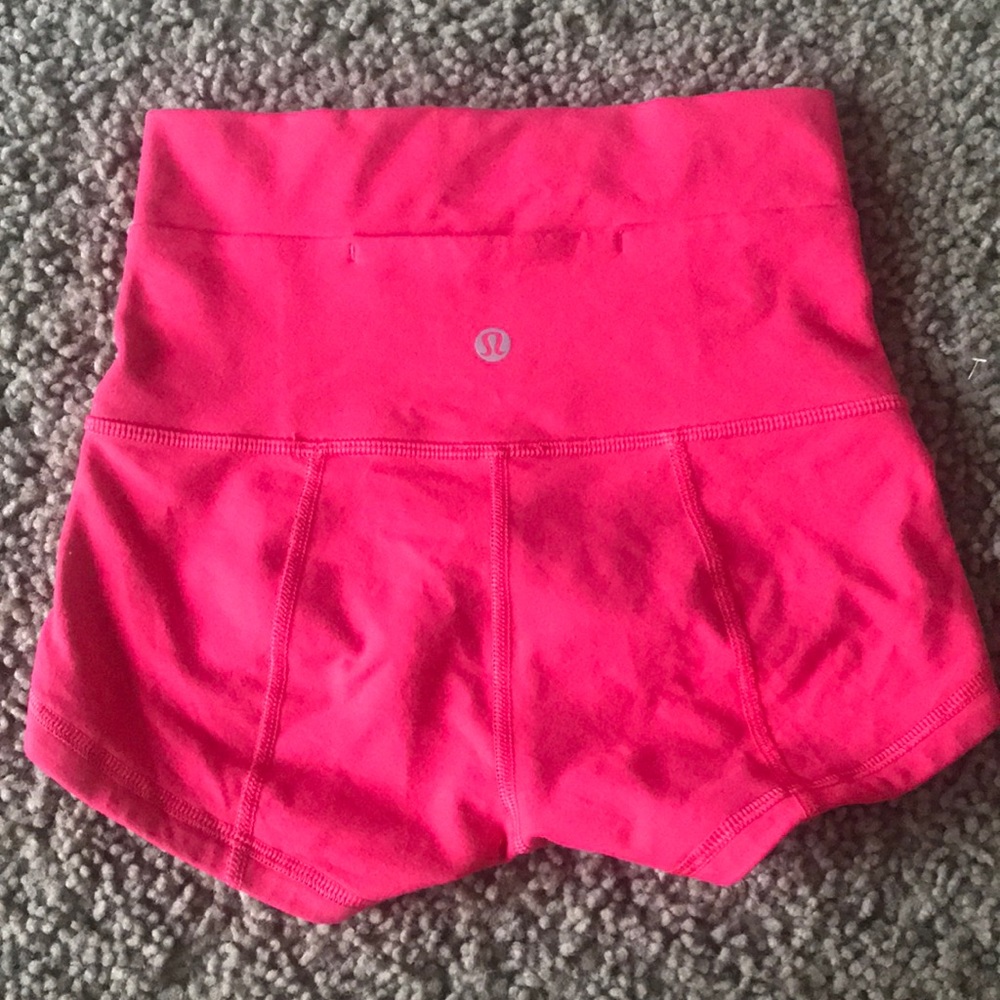 Active wear shorts